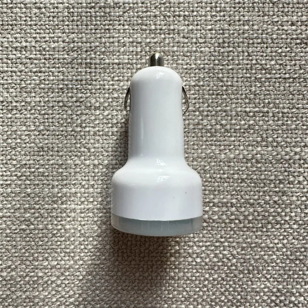 White Dual USB Universal Adapter Car Charger